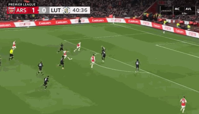 1712178446431039262.gif 哈弗茨射门被扑.gif