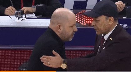 半岛体育APP-新疆季后赛希望重燃 最后两轮见证超级大乱斗